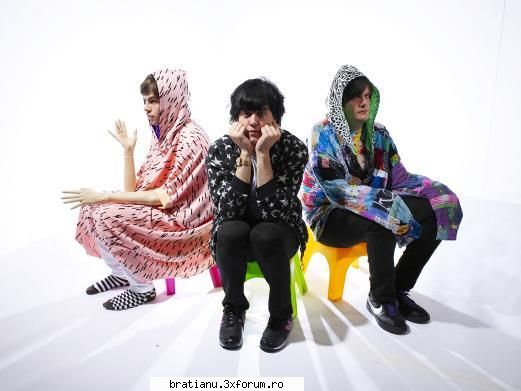 Aparitii noi muzicale - i'm just crazy bout klaxons now viva la noise - Muzica